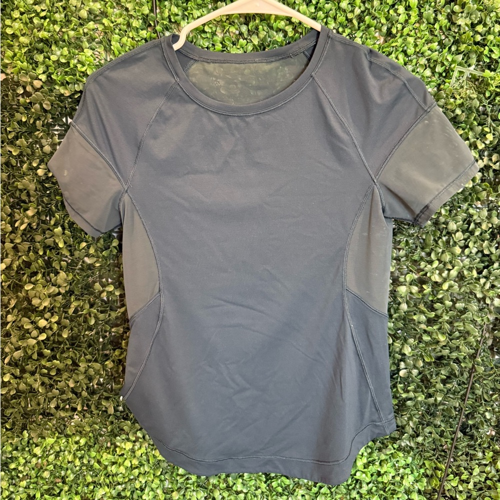 LULULEMON WORKOUT TOP